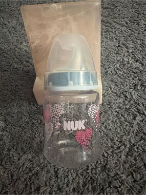NWOT NUK 5oz bottle with hearts as decor